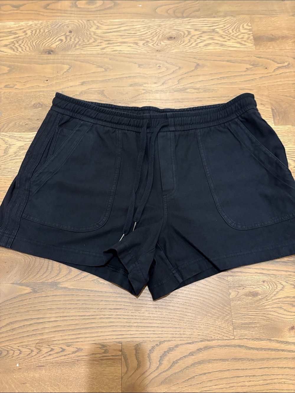 ATHLETA : Women's Black Athletic Drawstring Shorts with Front Pockets